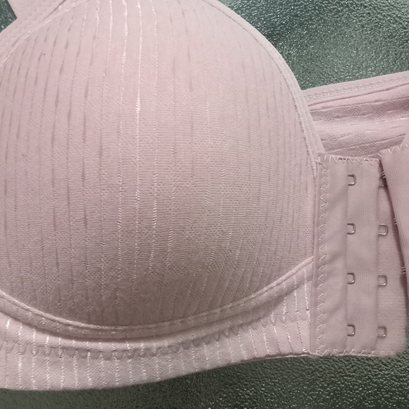 Cute new without tag pink bra. - Picture 2 of 10